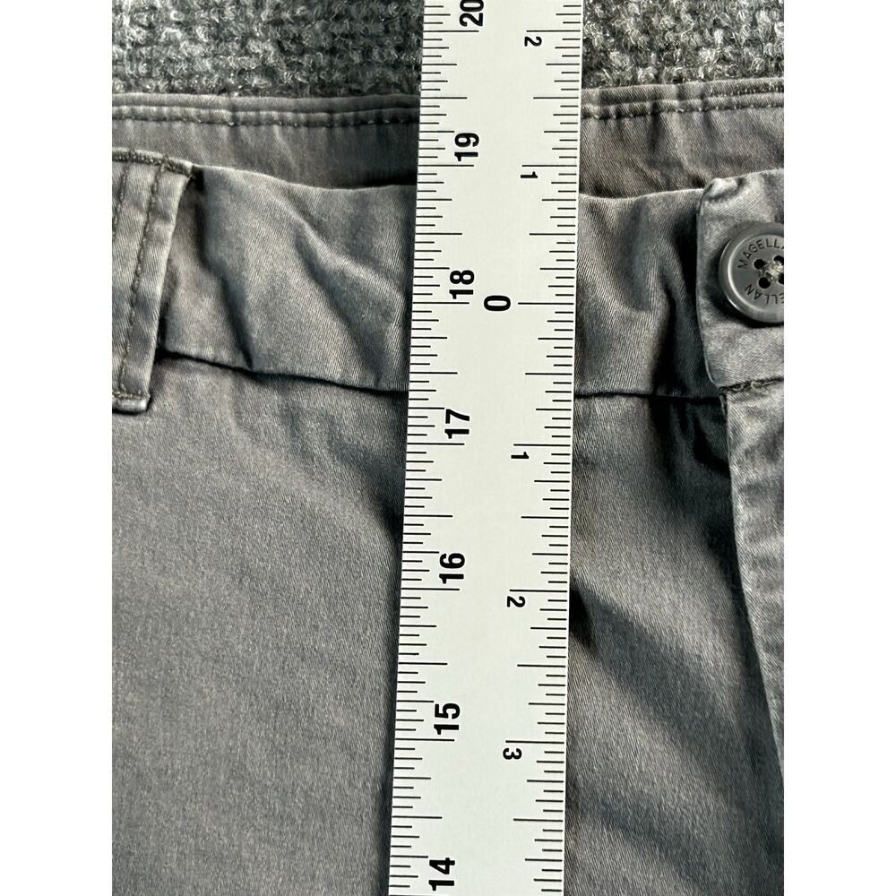 Magellan Outdoors Women's Gray Stretch Casual Chino Shorts Size 16 - Picture 10 of 10
